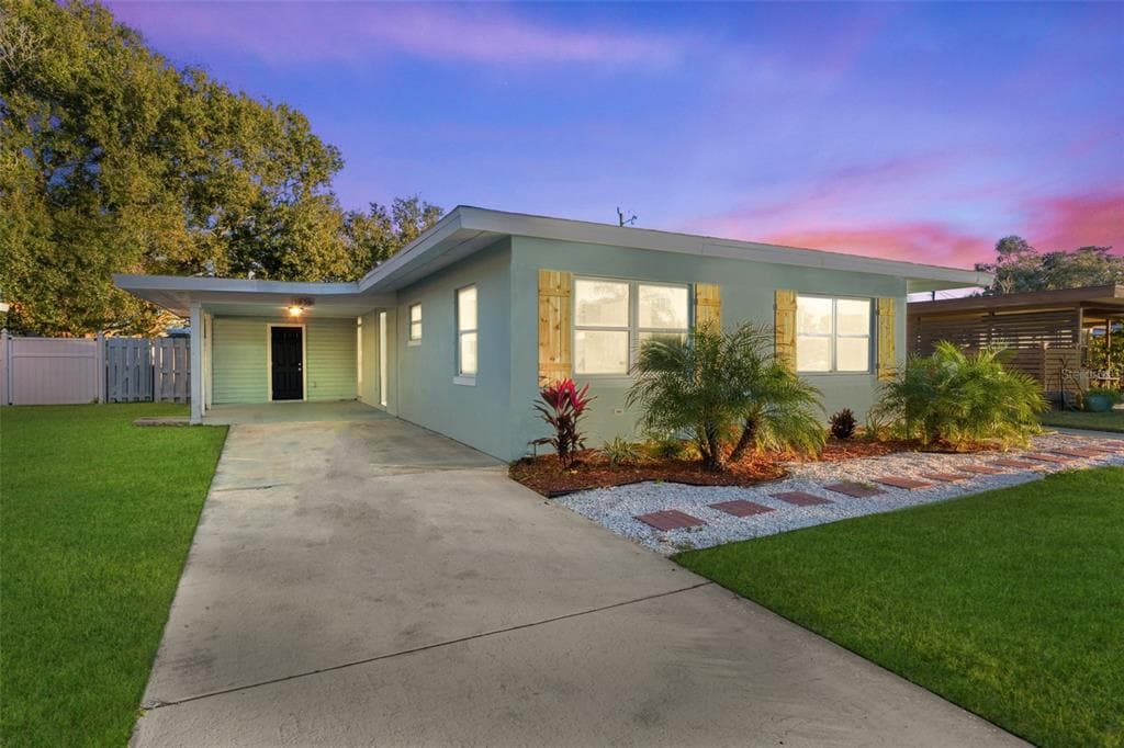 2479 TRADEWINDS DRIVE DUNEDIN, FL 34698