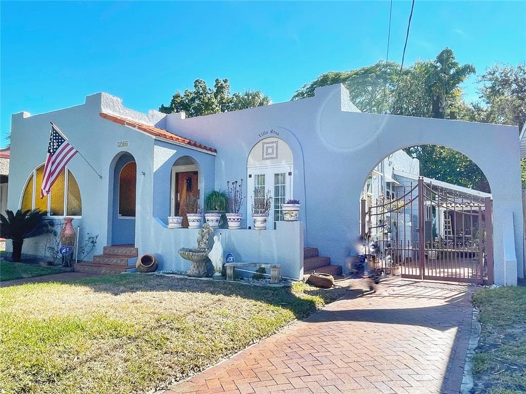 2906 W ANGELES STREET TAMPA, FL 33629