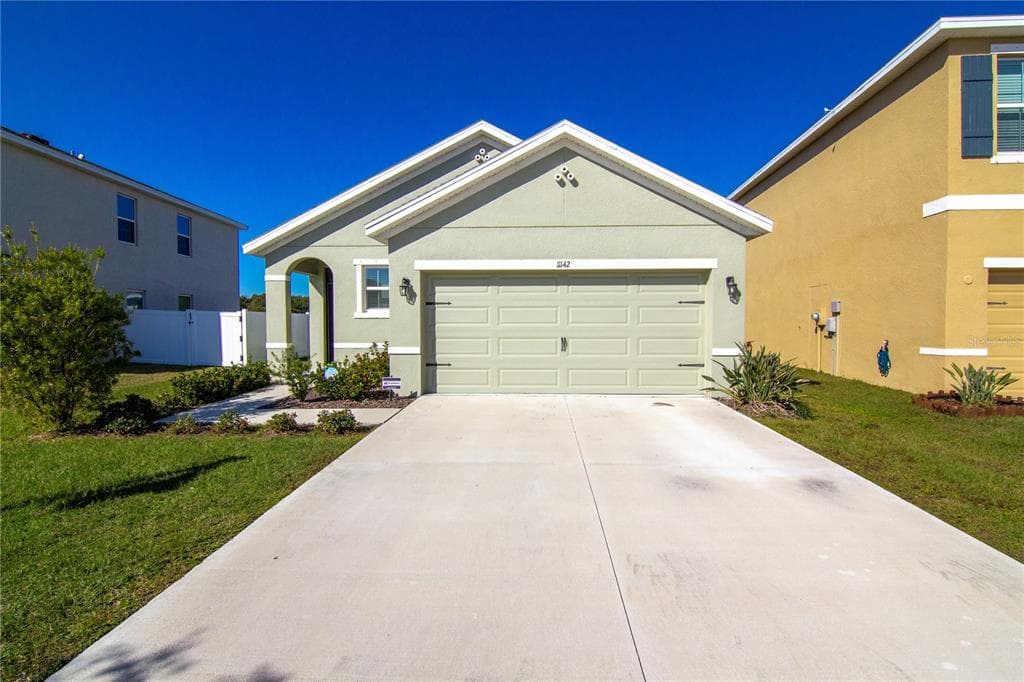 11142 LELAND GROVES DRIVE RIVERVIEW, FL 33579