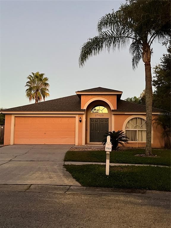 27629 SKY LAKE CIRCLE WESLEY CHAPEL, FL 33544
