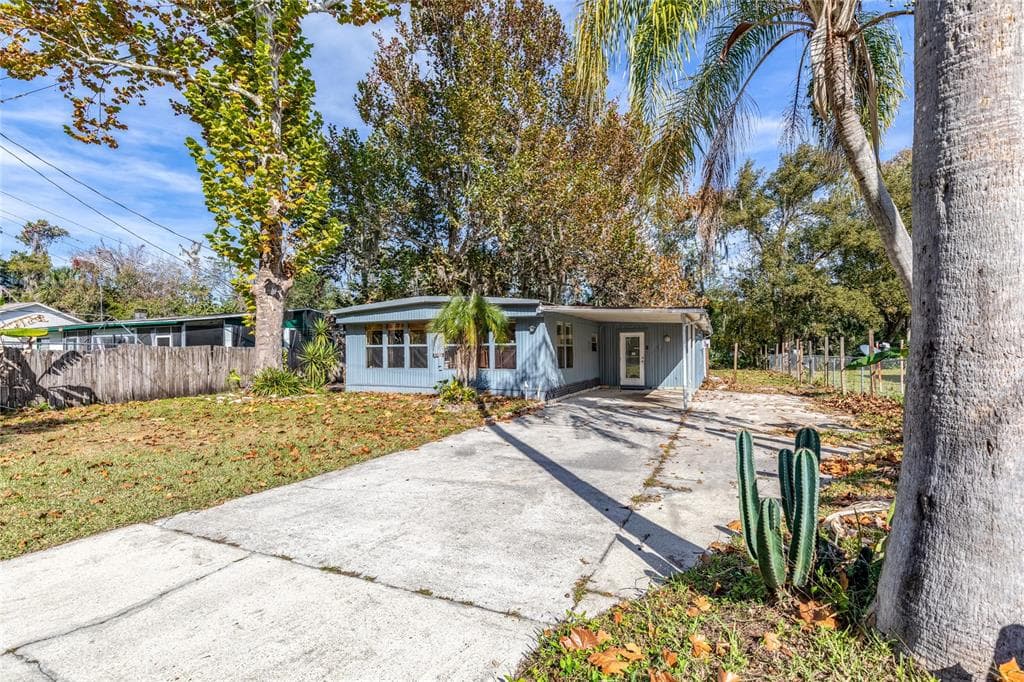 11301 CROSSEN STREET LEESBURG, FL 34788