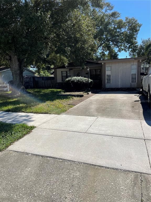 6944 80TH AVENUE N PINELLAS PARK, FL 33781