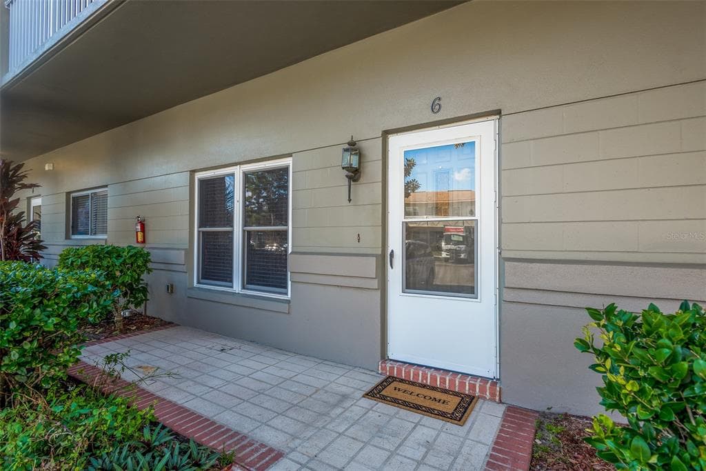 2294 BELGIAN LANE UNIT 6 CLEARWATER, FL 33763