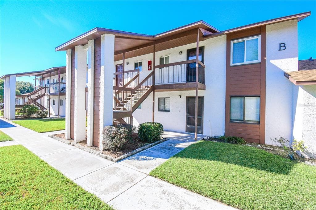 39132 COUNTY ROAD 54 UNIT 2082 ZEPHYRHILLS, FL 33542
