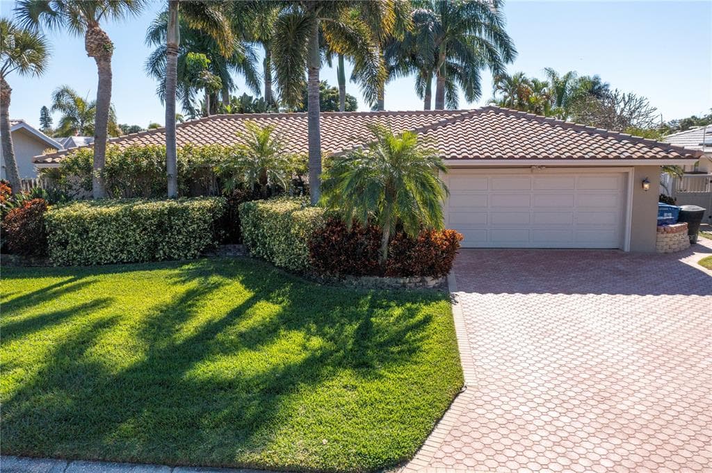 4134 48TH AVENUE S ST PETERSBURG, FL 33711
