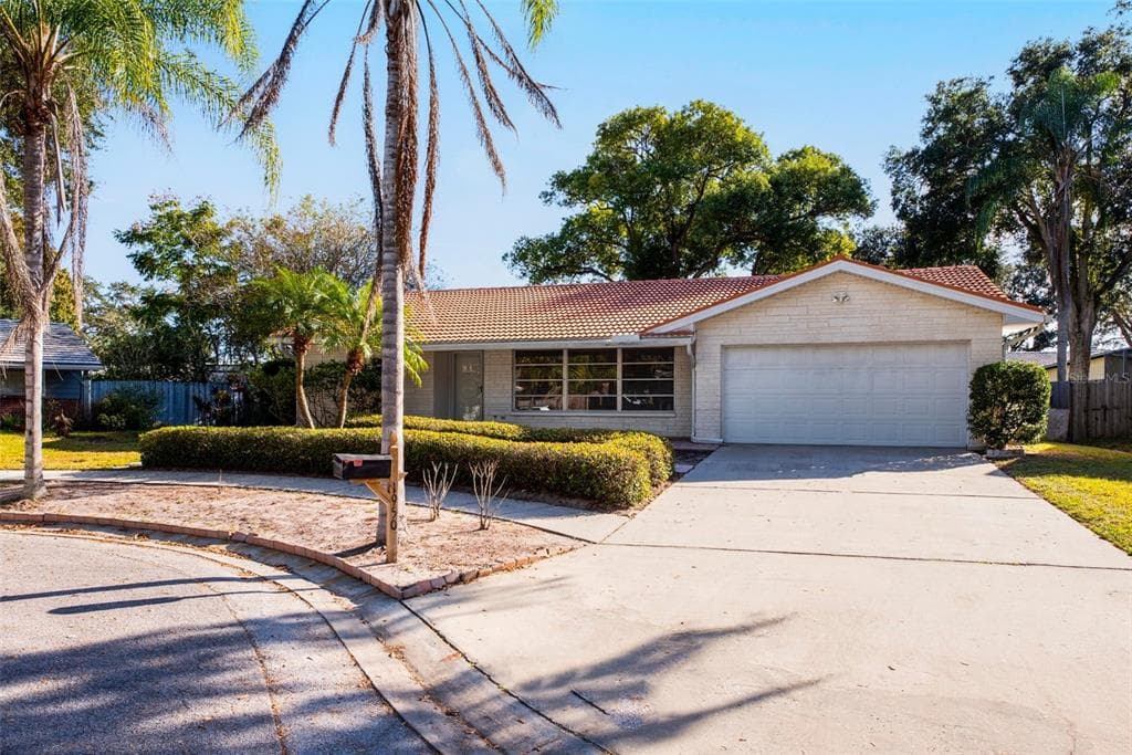 1950 BLUE HERON WAY PALM HARBOR, FL 34683