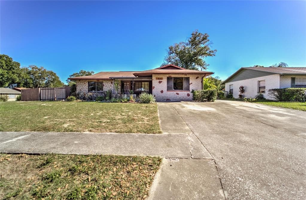 1442 OAK VALLEY DRIVE SEFFNER, FL 33584