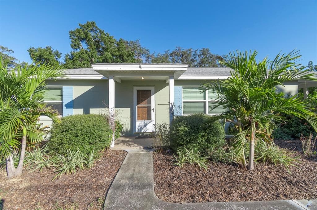 320 JERU BOULEVARD TARPON SPRINGS, FL 34689