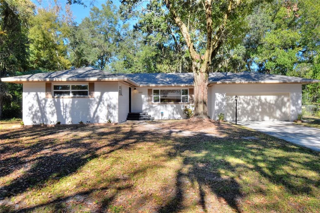 933 W QUEEN STREET LAKELAND, FL 33803