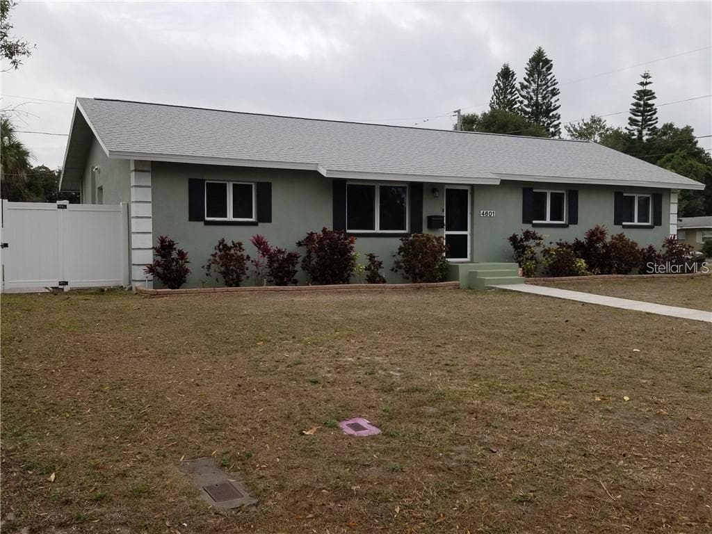 4601 MENHADEN DRIVE SE ST PETERSBURG, FL 33705