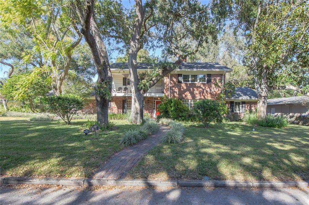 1401 43RD AVENUE N ST PETERSBURG, FL 33703
