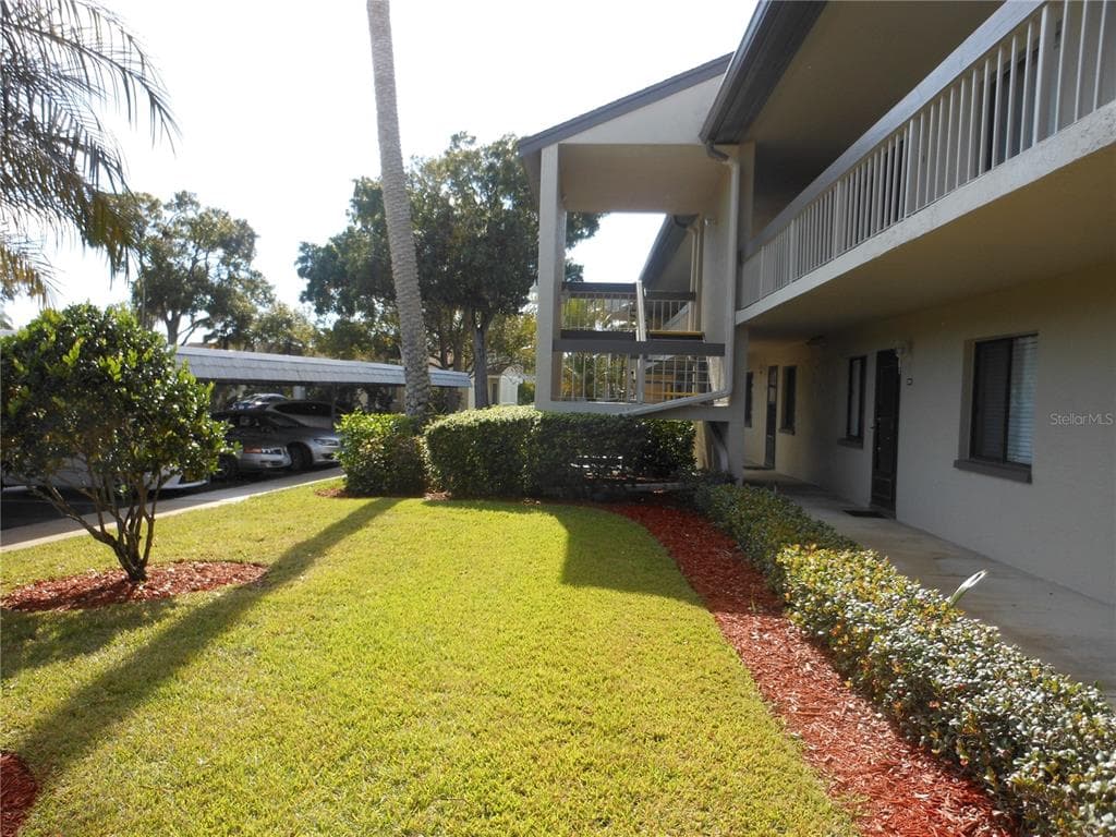 211 NINA WAY UNIT 3 OLDSMAR, FL 34677