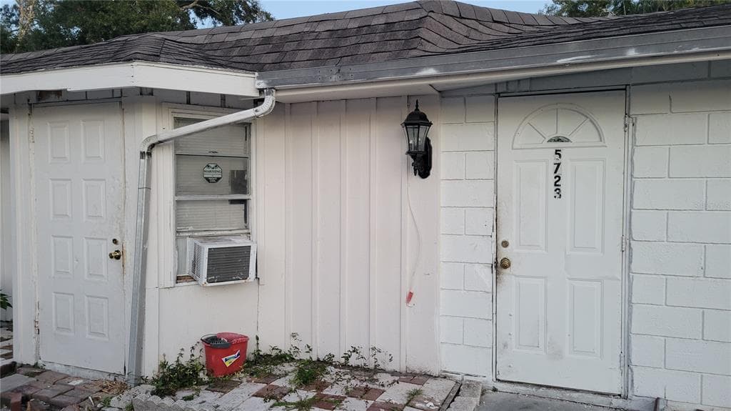 5723 11TH STREET E BRADENTON, FL 34203