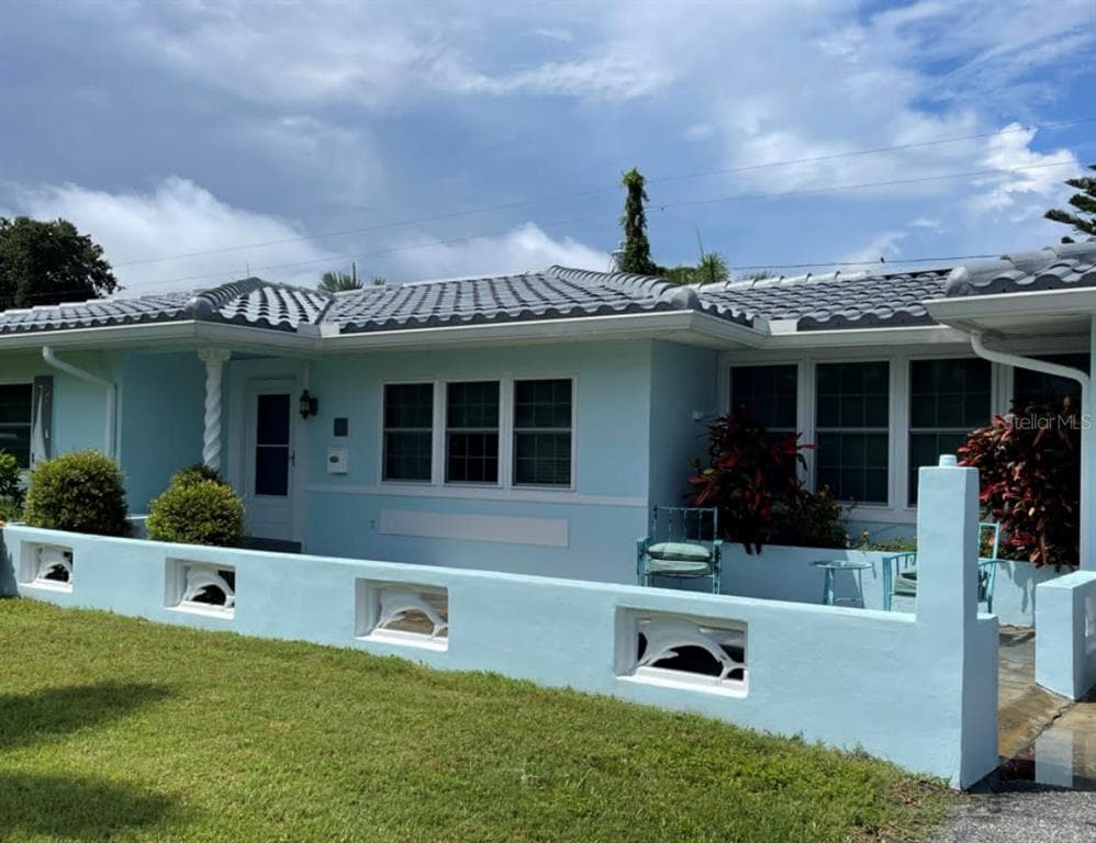 2315 SUNRISE DRIVE SE ST PETERSBURG, FL 33705