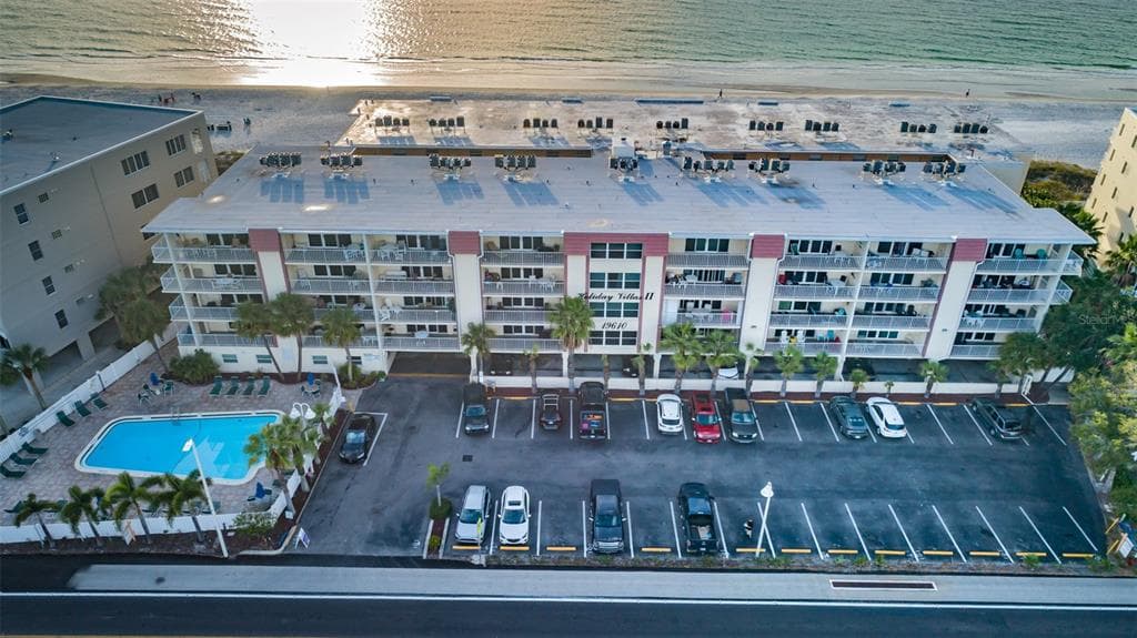 19610 GULF BOULEVARD UNIT 305 INDIAN SHORES, FL 33785