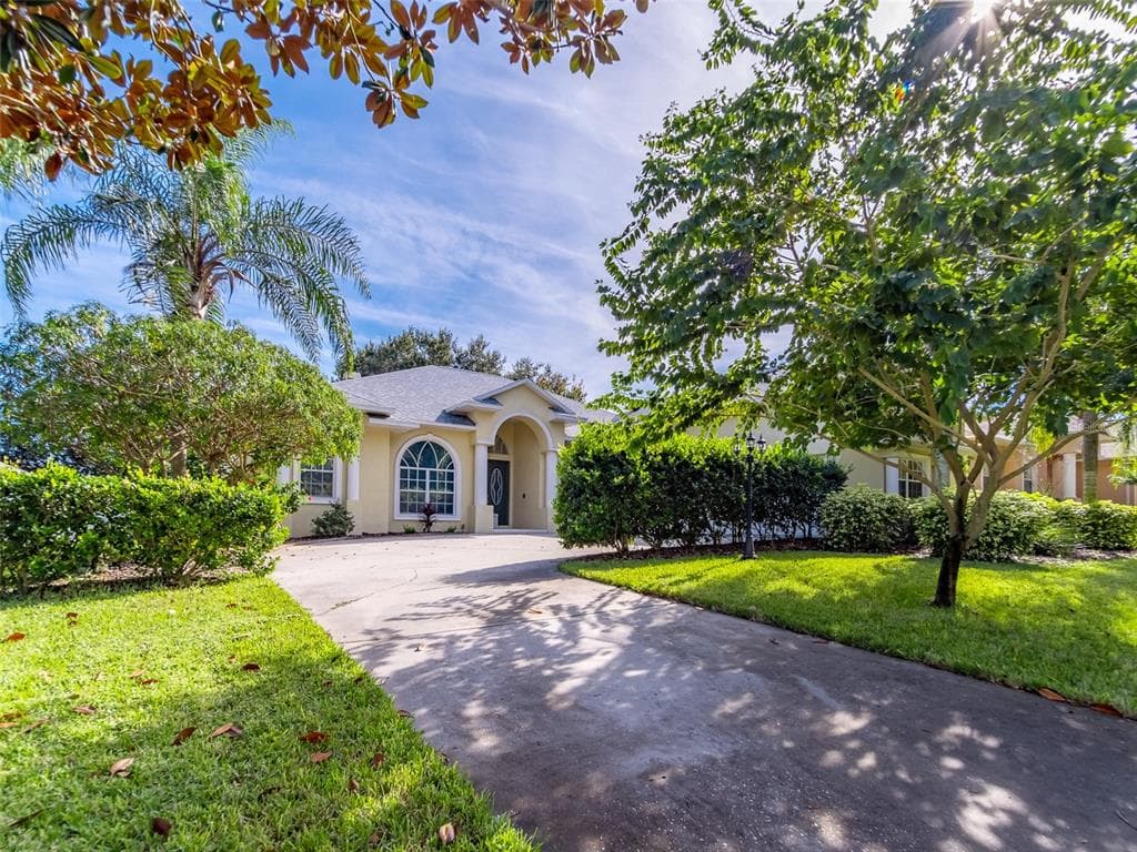 605 CITRUS WOOD LANE VALRICO, FL 33594