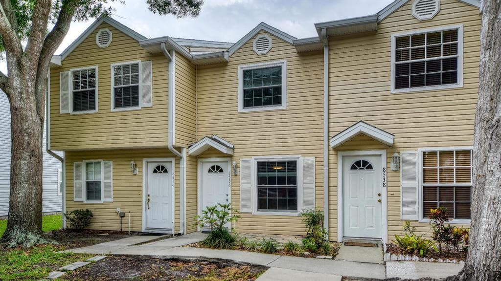 8536 J R MANOR DRIVE TAMPA, FL 33634