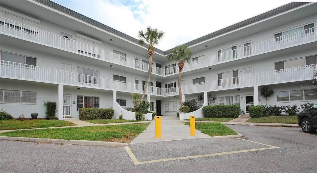 2001 WORLD PARKWAY BOULEVARD UNIT 45 CLEARWATER, FL 33763