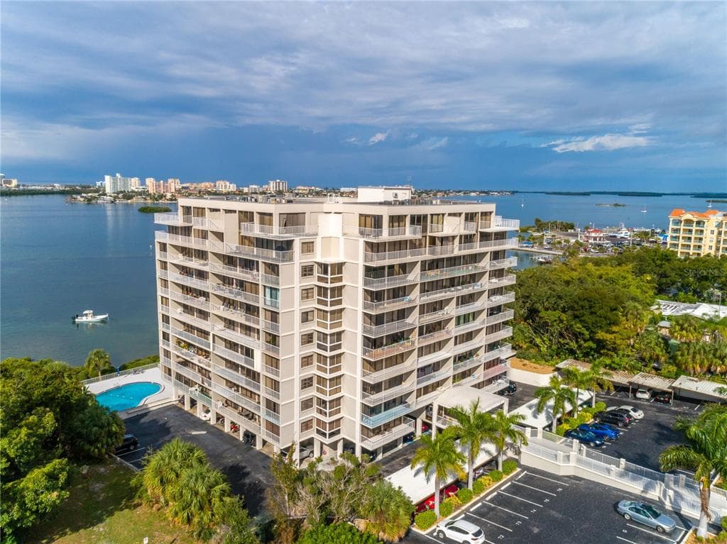 500 N OSCEOLA AVENUE UNIT 802 CLEARWATER, FL 33755