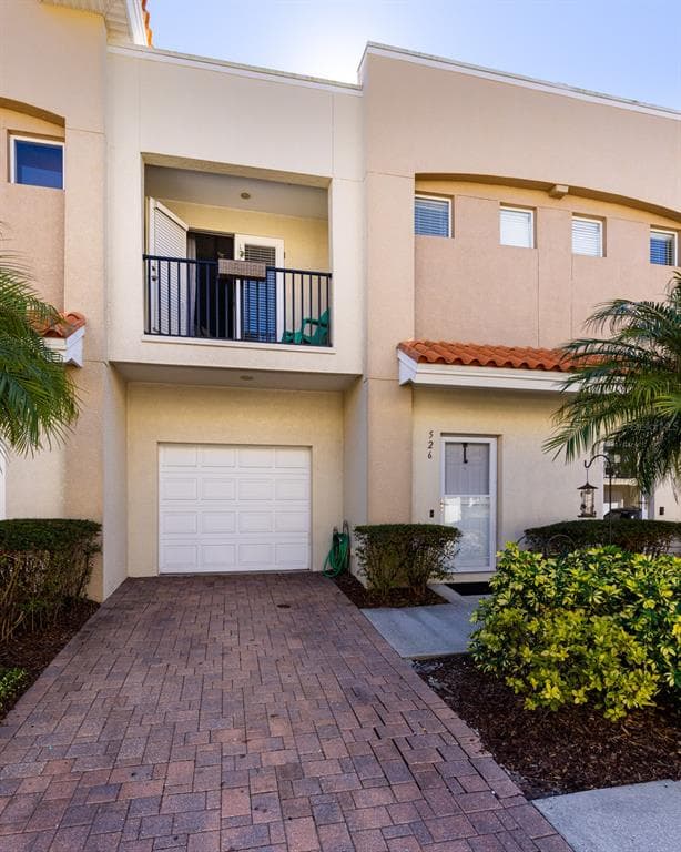 526 101ST AVENUE N UNIT 16 ST PETERSBURG, FL 33702