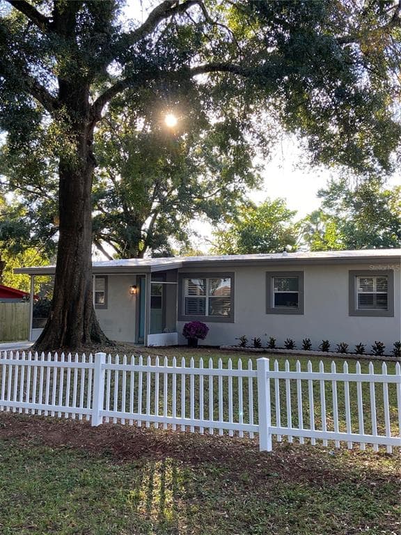 407 SHAMROCK ROAD BRANDON, FL 33511