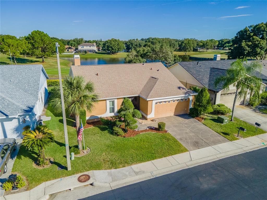 11214 VILLAS ON THE GREEN DRIVE UNIT 82 RIVERVIEW, FL 33579