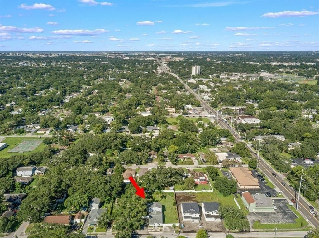 3910 N DARWIN AVENUE TAMPA, FL 33603