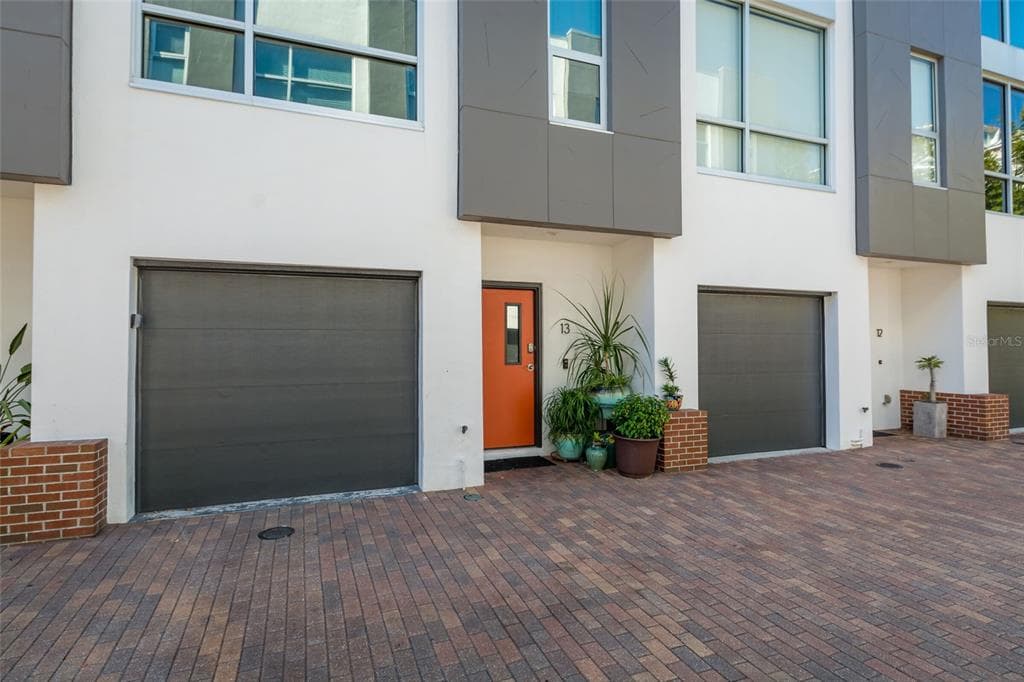 325 5TH AVENUE S UNIT 13