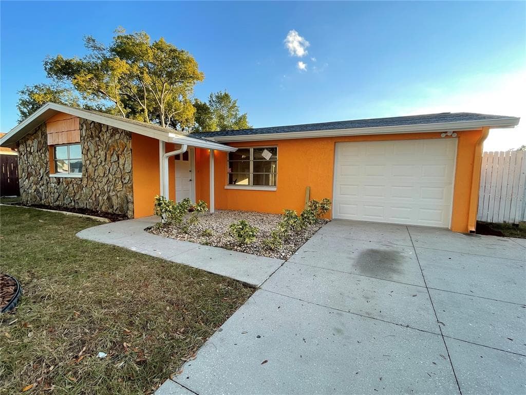 9426 PALM AVENUE PORT RICHEY, FL 34668