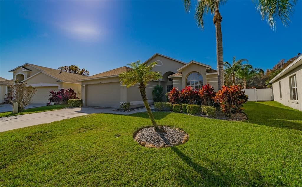 3815 BRILEY LOOP