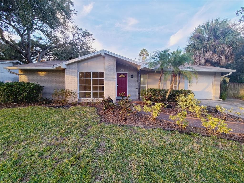 5301 W CLEVELAND STREET TAMPA, FL 33609