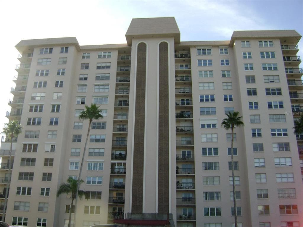 5220 BRITTANY DRIVE S UNIT 803 ST PETERSBURG, FL 33715