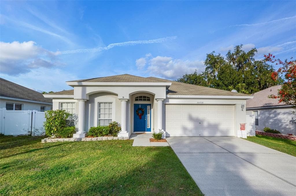 30728 LANESBOROUGH CIRCLE WESLEY CHAPEL, FL 33543