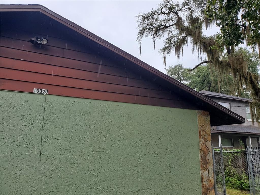10020 N HYACINTH AVENUE TAMPA, FL 33612