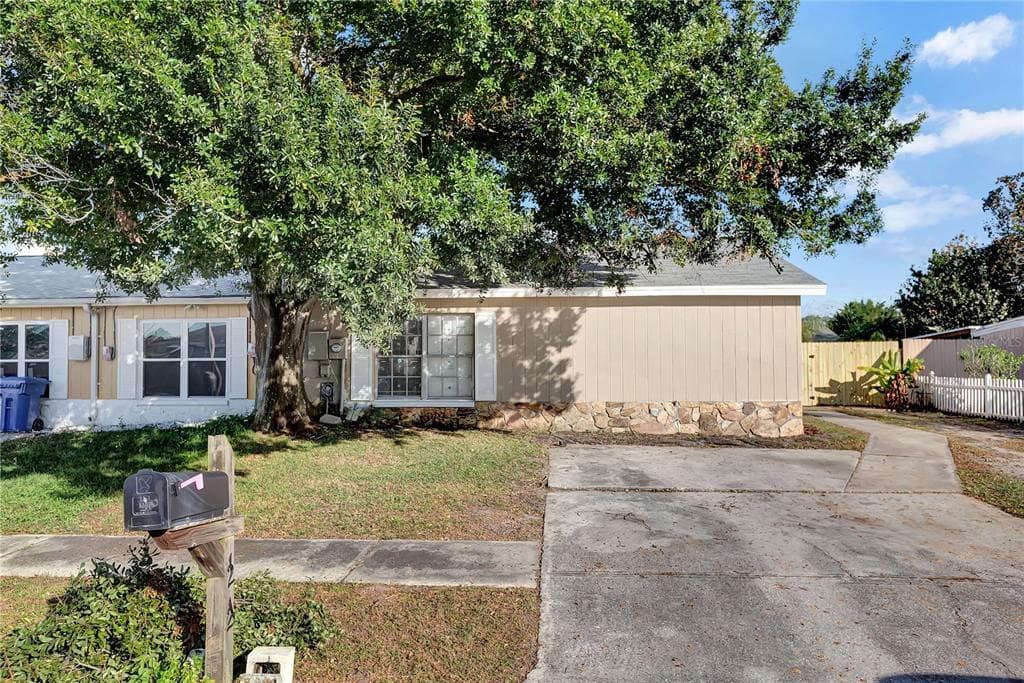 1212 COOLMONT DRIVE BRANDON, FL 33511