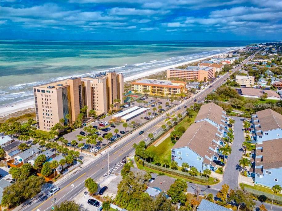 900 GULF BOULEVARD UNIT 907 INDIAN ROCKS BEACH, FL 33785
