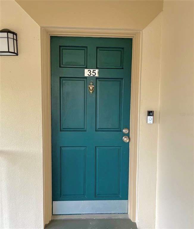 10310 CARROLLWOOD COURT UNIT 35 TAMPA, FL 33618