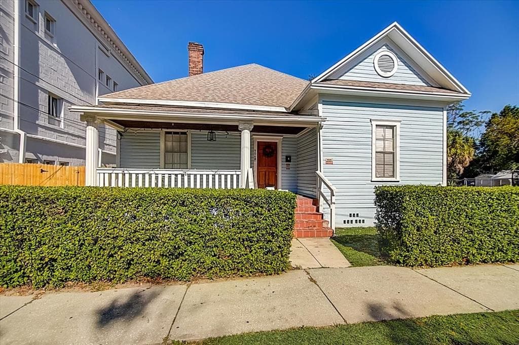906 E 11TH AVENUE TAMPA, FL 33605