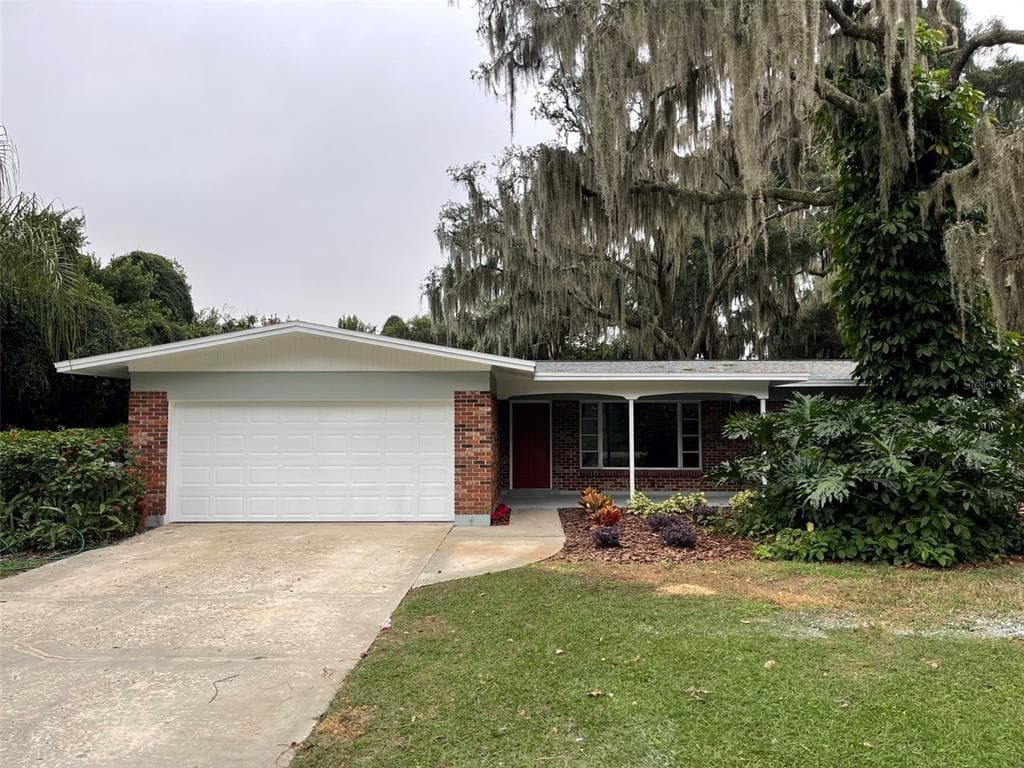 911 HELENA DRIVE BRANDON, FL 33511