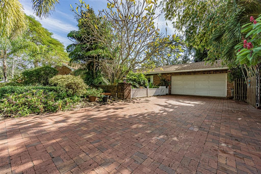11530 66TH AVENUE SEMINOLE, FL 33772