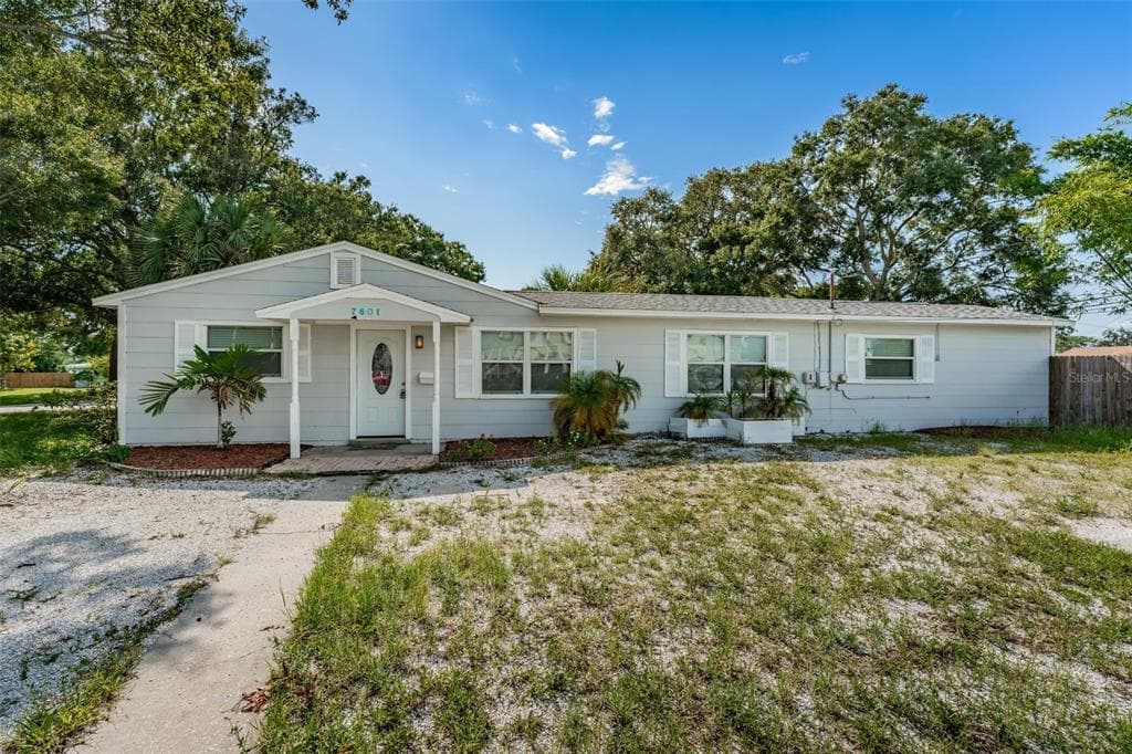 7601 32ND AVENUE N ST PETERSBURG, FL 33710
