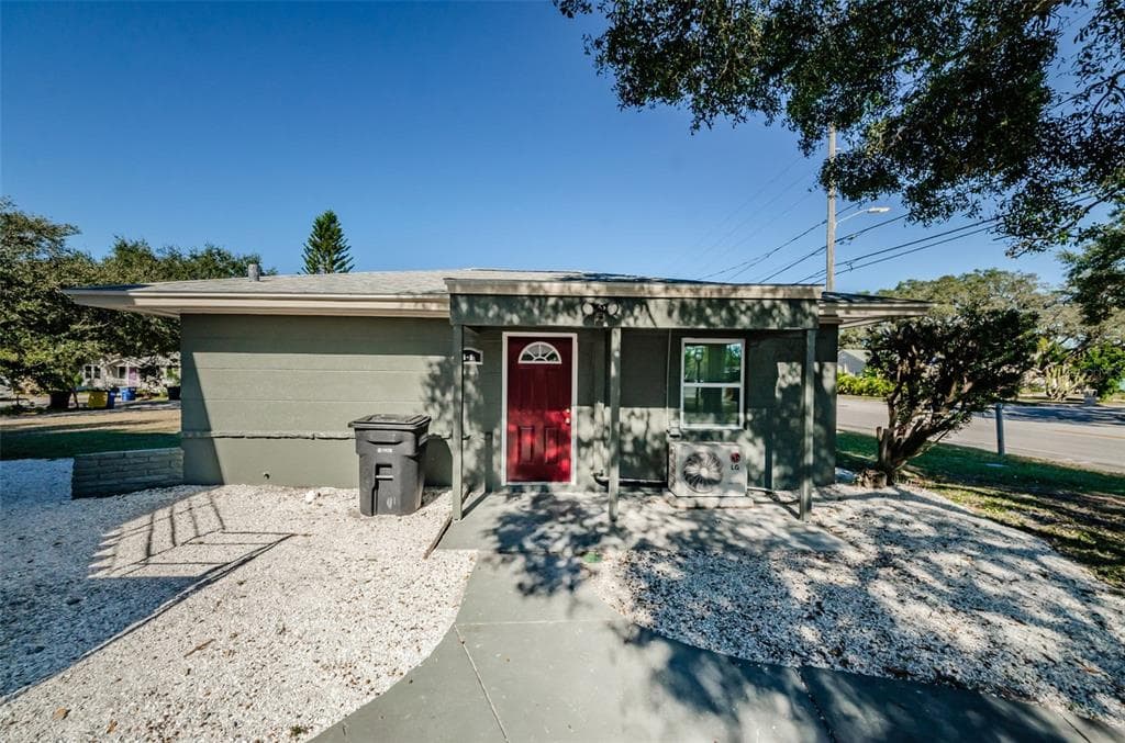 16 N HIGHLAND AVENUE UNIT 6 CLEARWATER, FL 33755