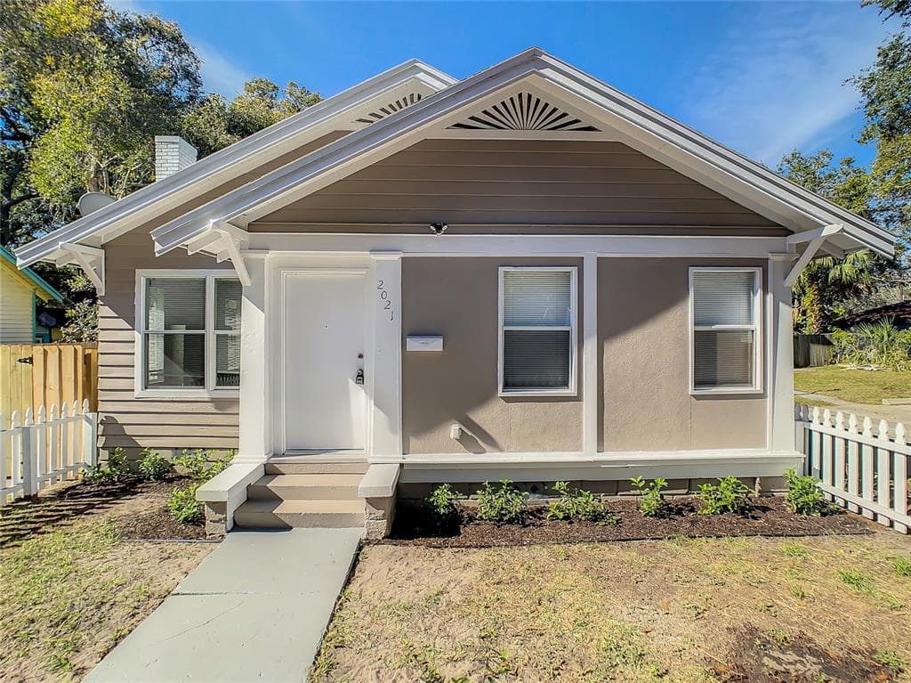 2021 11TH STREET S ST PETERSBURG, FL 33705