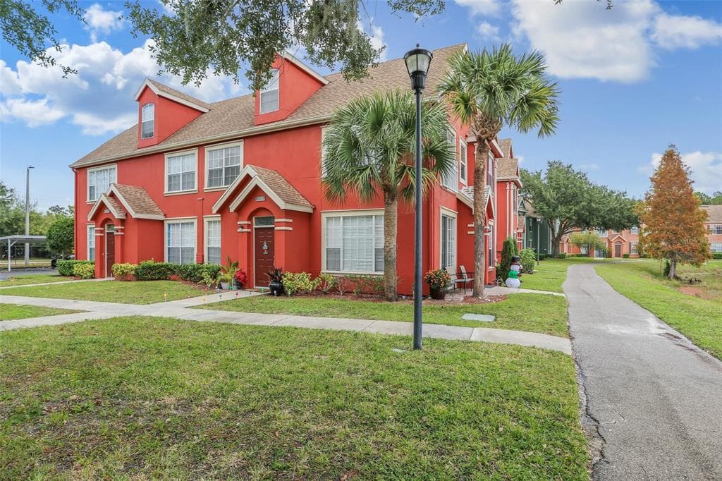9292 LAKE CHASE ISLAND WAY TAMPA, FL 33626