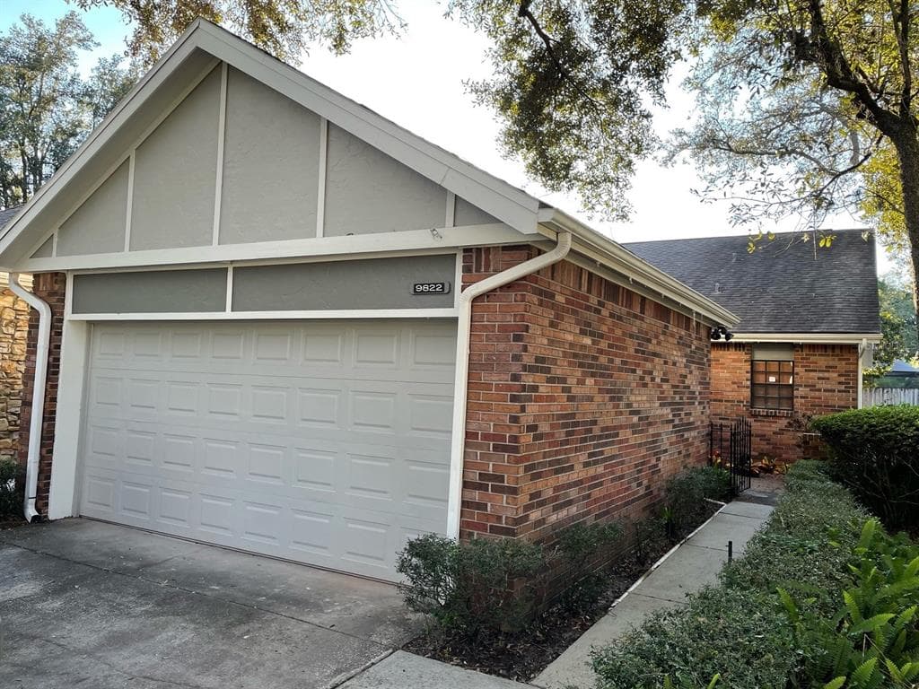 9822 BLUE SAGE ROAD TAMPA, FL 33612