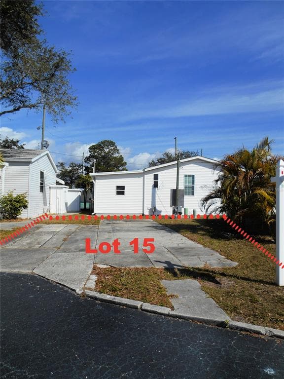 7801 34TH AVENUE N UNIT 15 ST PETERSBURG, FL 33710
