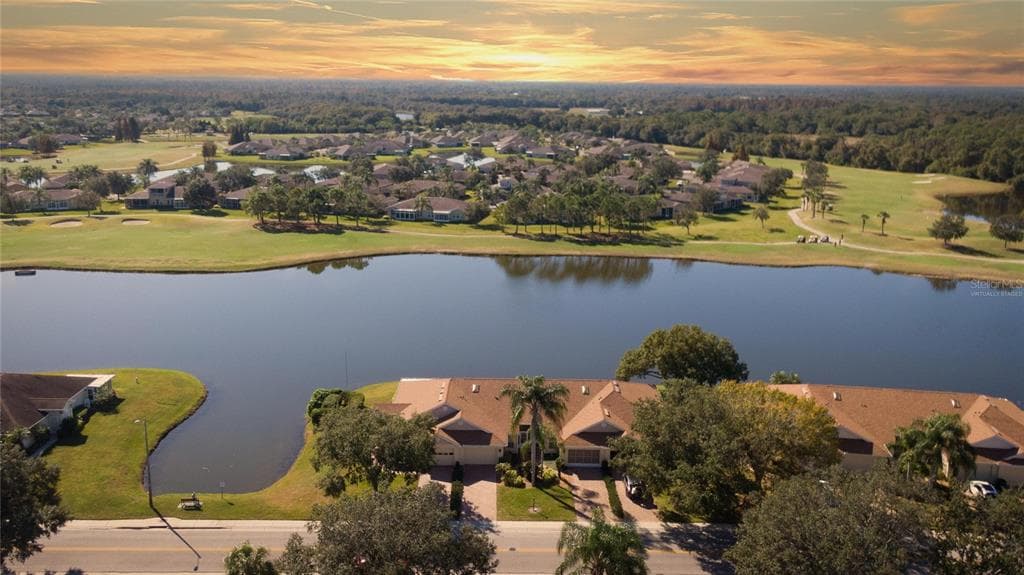 2023 NANTUCKET DRIVE UNIT 37 SUN CITY CENTER, FL 33573