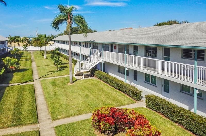 5257 81ST LANE N UNIT 19 ST PETERSBURG, FL 33709