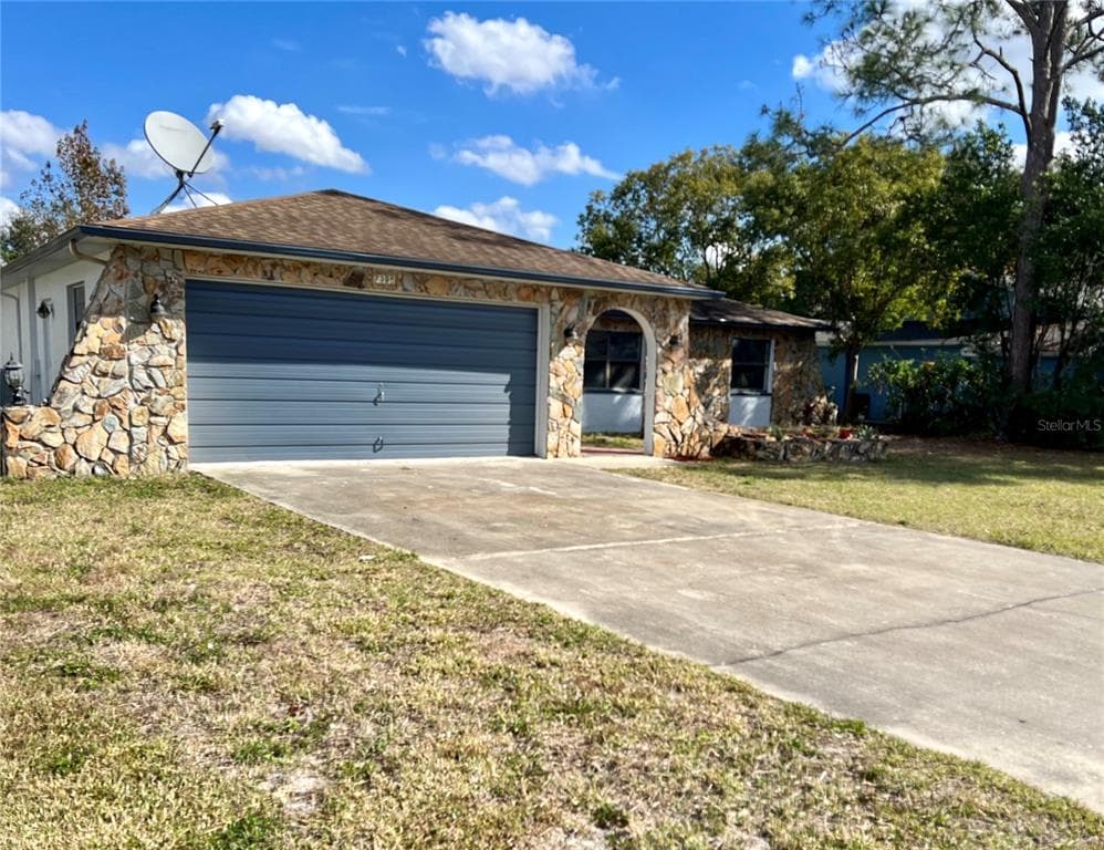 7396 GLASGOW ROAD WEEKI WACHEE, FL 34613