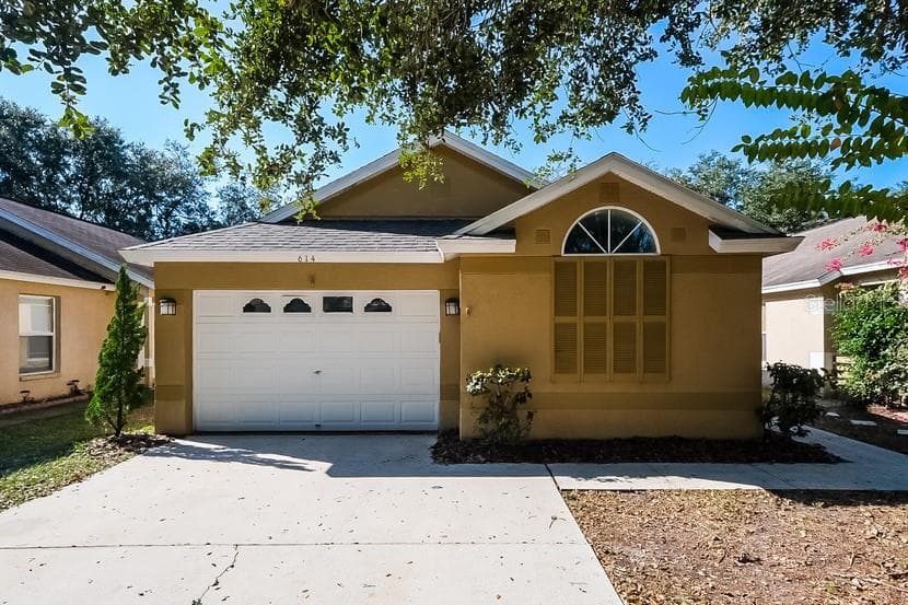 614 CAPE COD CIRCLE VALRICO, FL 33594